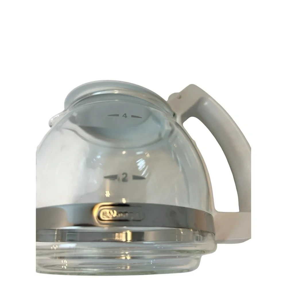 DeLonghi 4 Cup Replacement Glass Carafe - White